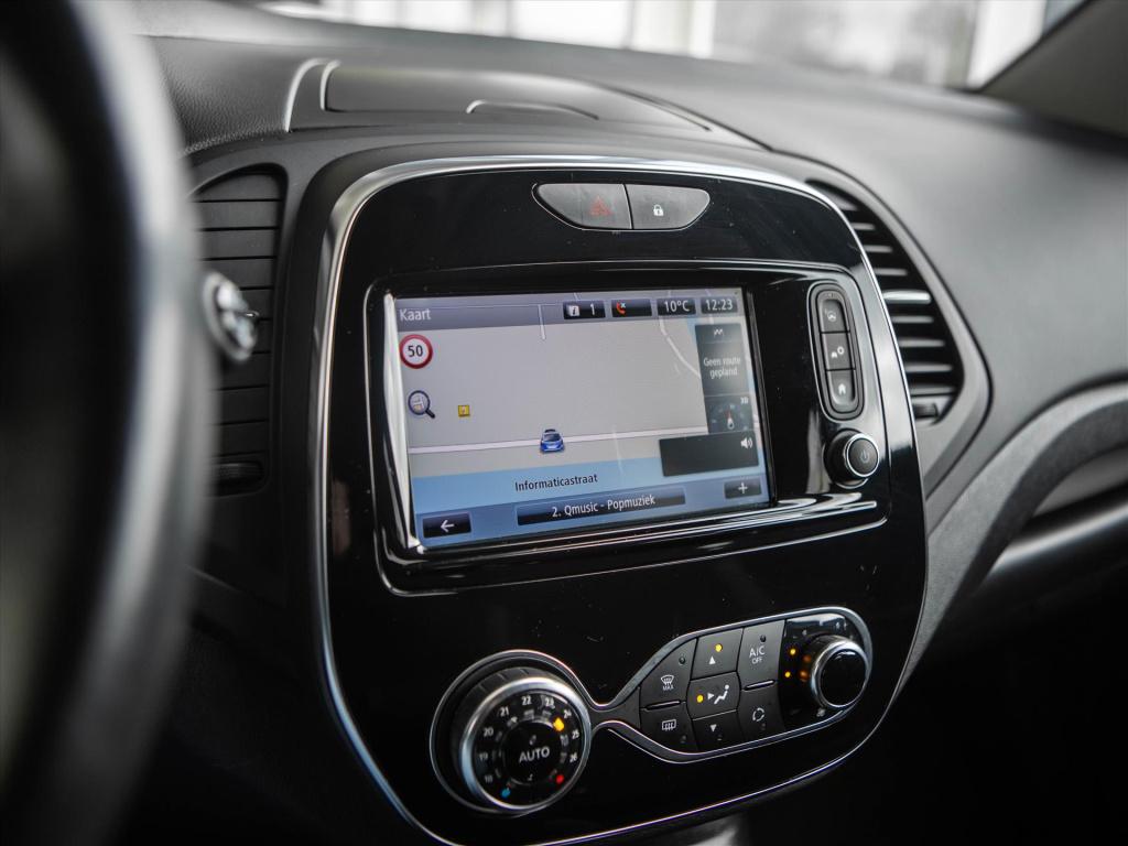 Renault Captur tce 90pk intens | trekhaak | navigatie | park. sensoren | cr