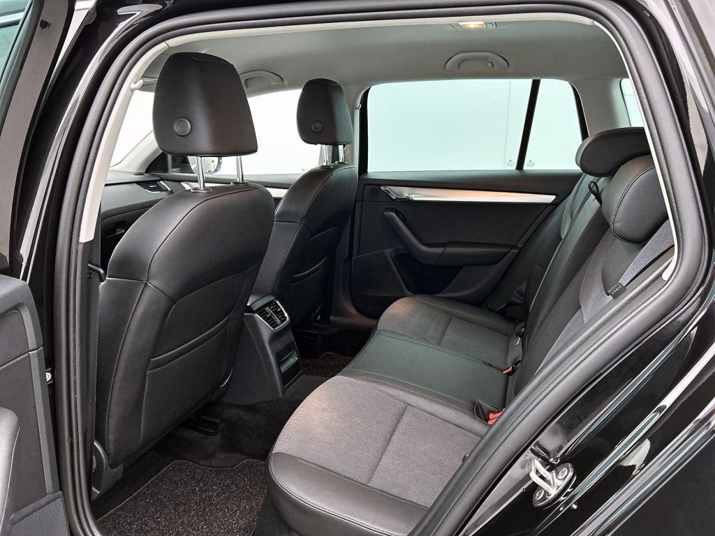 Skoda Octavia combi 1.0 tsi greentech clever edition | automaat | apple car