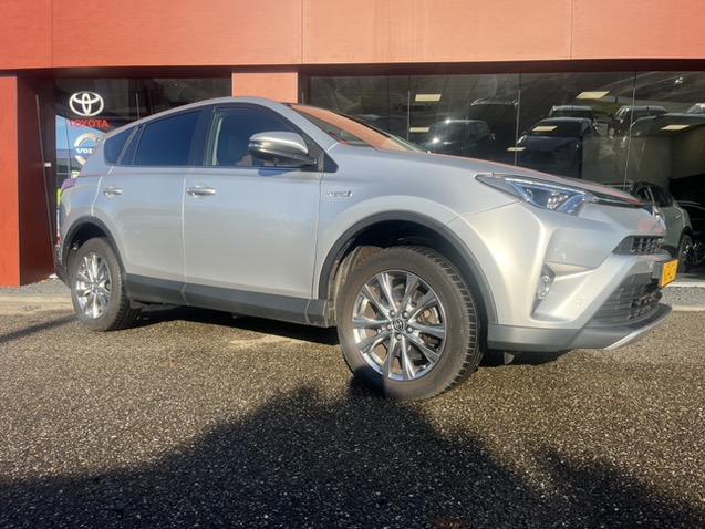 Toyota Rav4 2.5 hybrid awd executive business | 1.650kg trekgewicht!
