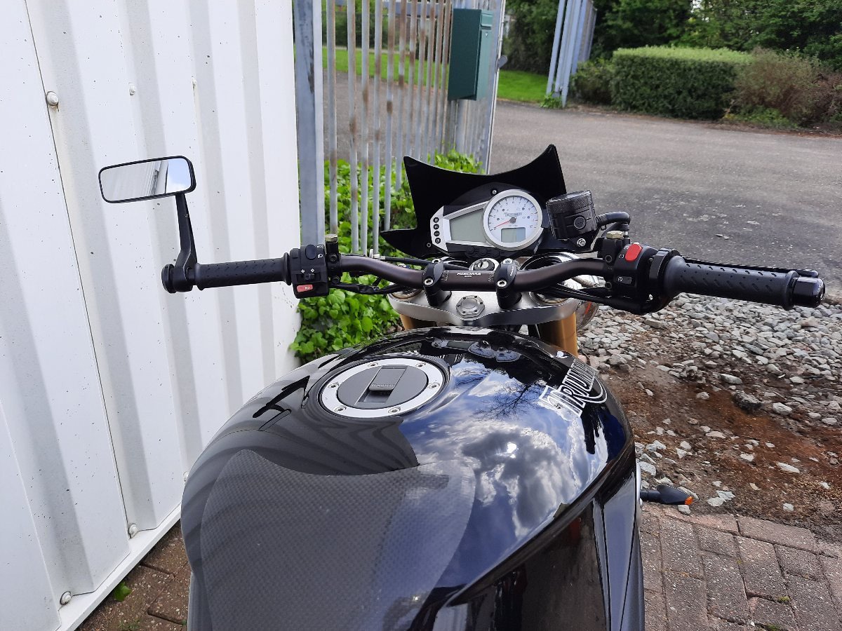 Triumph Speed Triple 1050, full options!