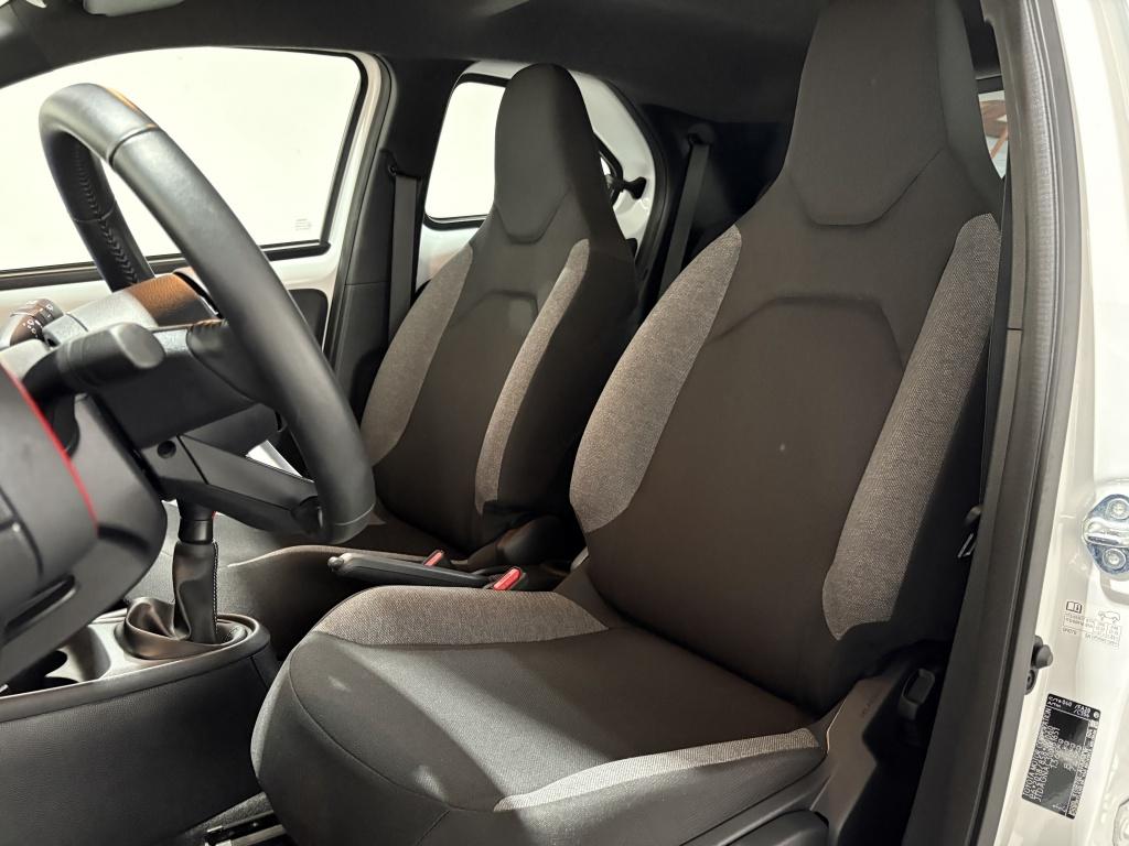 Toyota Aygo x 1.0 vvt-i mt play | camera | apple carplay |