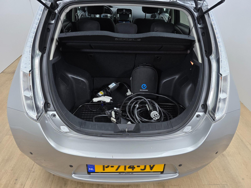 Nissan Leaf occasion acenta 30 kwh met parkeercamera | tweedehands nissan l