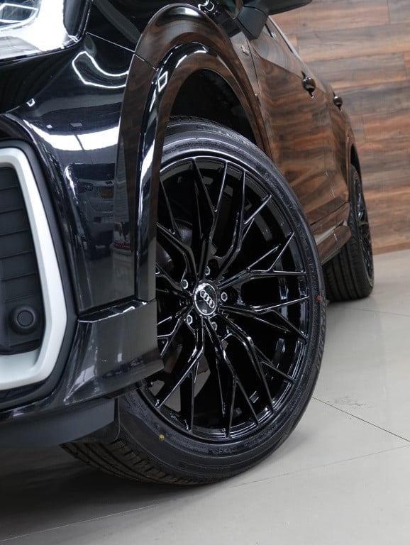 Audi Q2 1.5 tfsi | led | pdc | stoelverw. | airco |