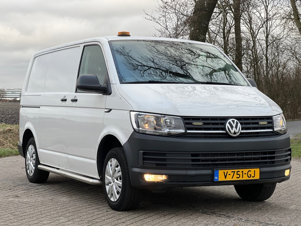 Volkswagen Transporter 2.0 tdi l2h1//kastinrichting//nap//euro6