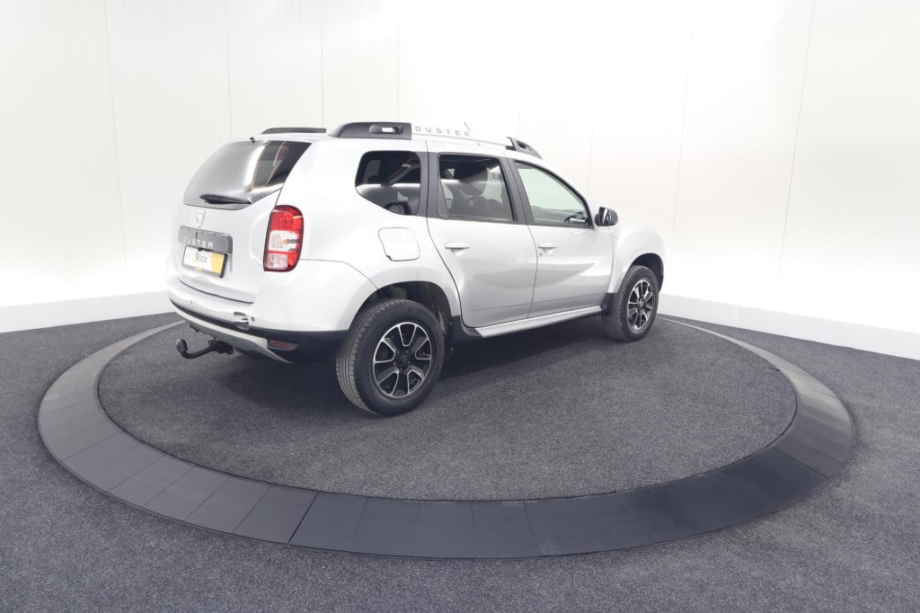 Dacia Duster tce 120 4x2 blackshadow | trekhaak | camera | navigatie | park