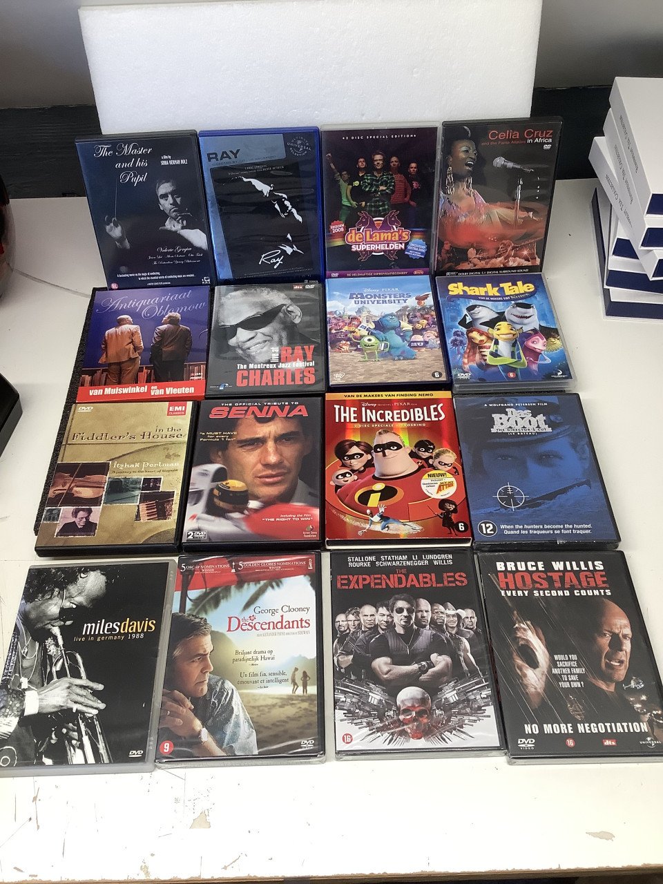 Partij Dvd’s, met en zonder doosje.