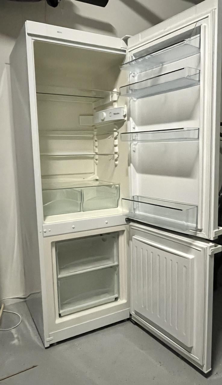 Tekoop. Miele Koel/vries combi