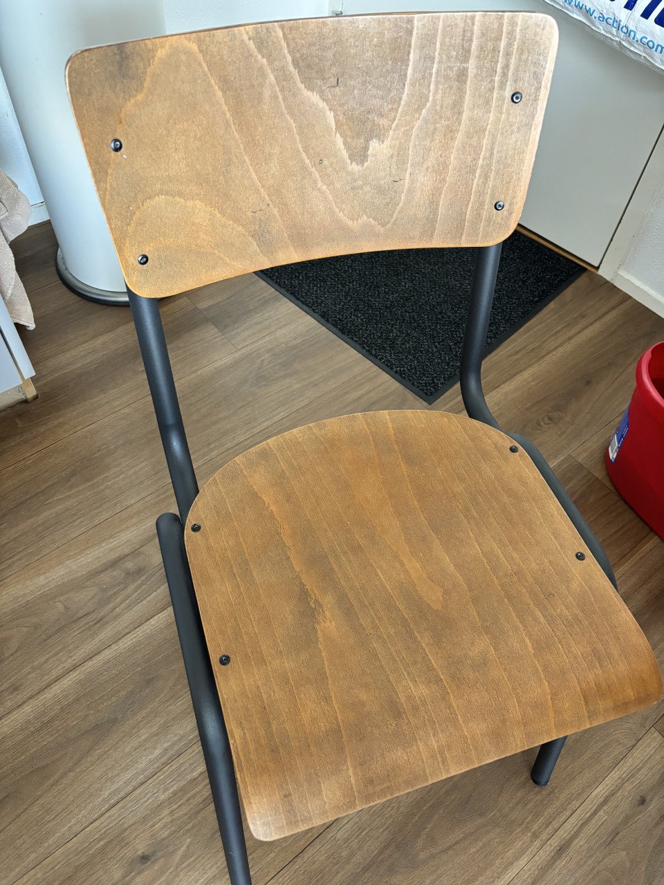 Eettafel + bankje en stoelen