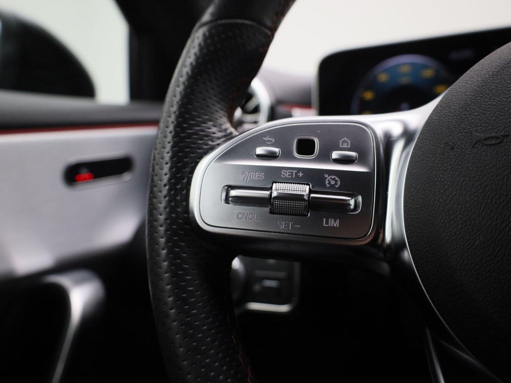 Mercedes-Benz A-Klasse 180 business solution amg | automaat | half leder | 
