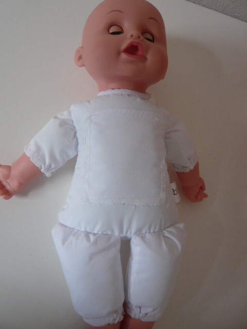 NIEUWE BABYPOP MET ZACHT LIJFJE EN SLAAPOOGJES