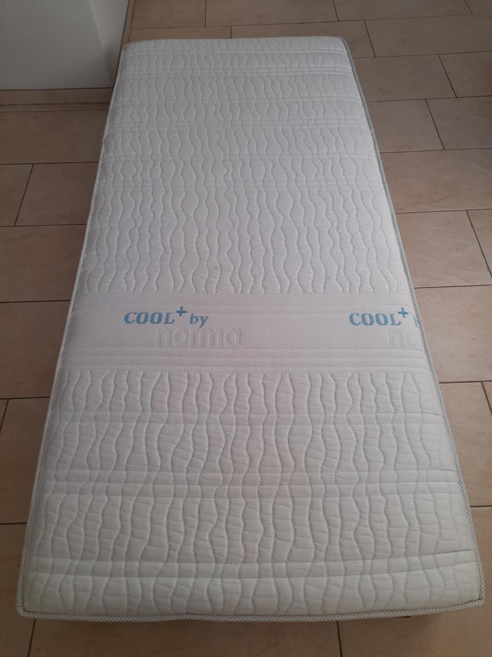 Norma matras 90 x 200 x 23 cm dik (in goede nette staat)