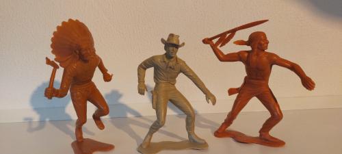 Te koop plastic western speelgoedfiguren