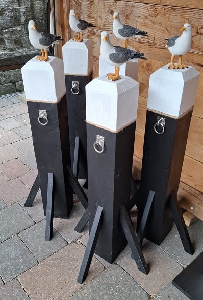 Houten Meerpalen met Meeuw