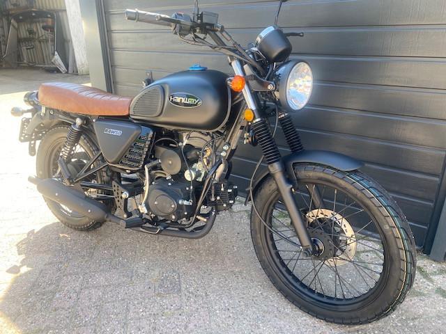 Unieke hanway raw 50 demo maar 1860 km caferacer euro 5 limited nu 1899 eu