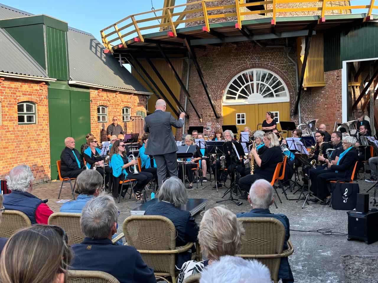 Concert Veere’s Genoegen bij Molen De Graanhalm