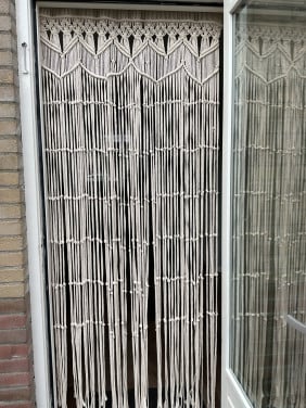 Macramé deurgordijn ecru  87,5 cm breed