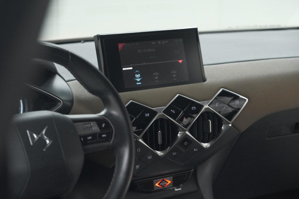 Ds Ds 3 crossback e-tense so chic 50 kwh | camera | dodehoekdetectie | appl