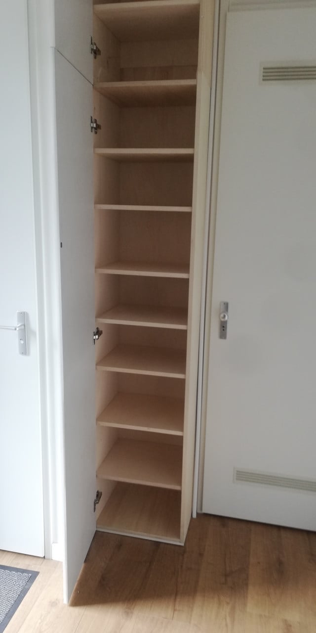Meubelmaker biedt zich aan
