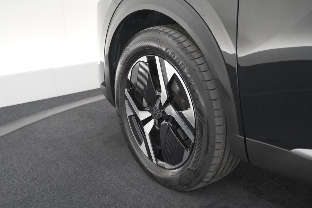 Peugeot 2008 puretech 100 allure | apple carplay | parkeersensoren | climat