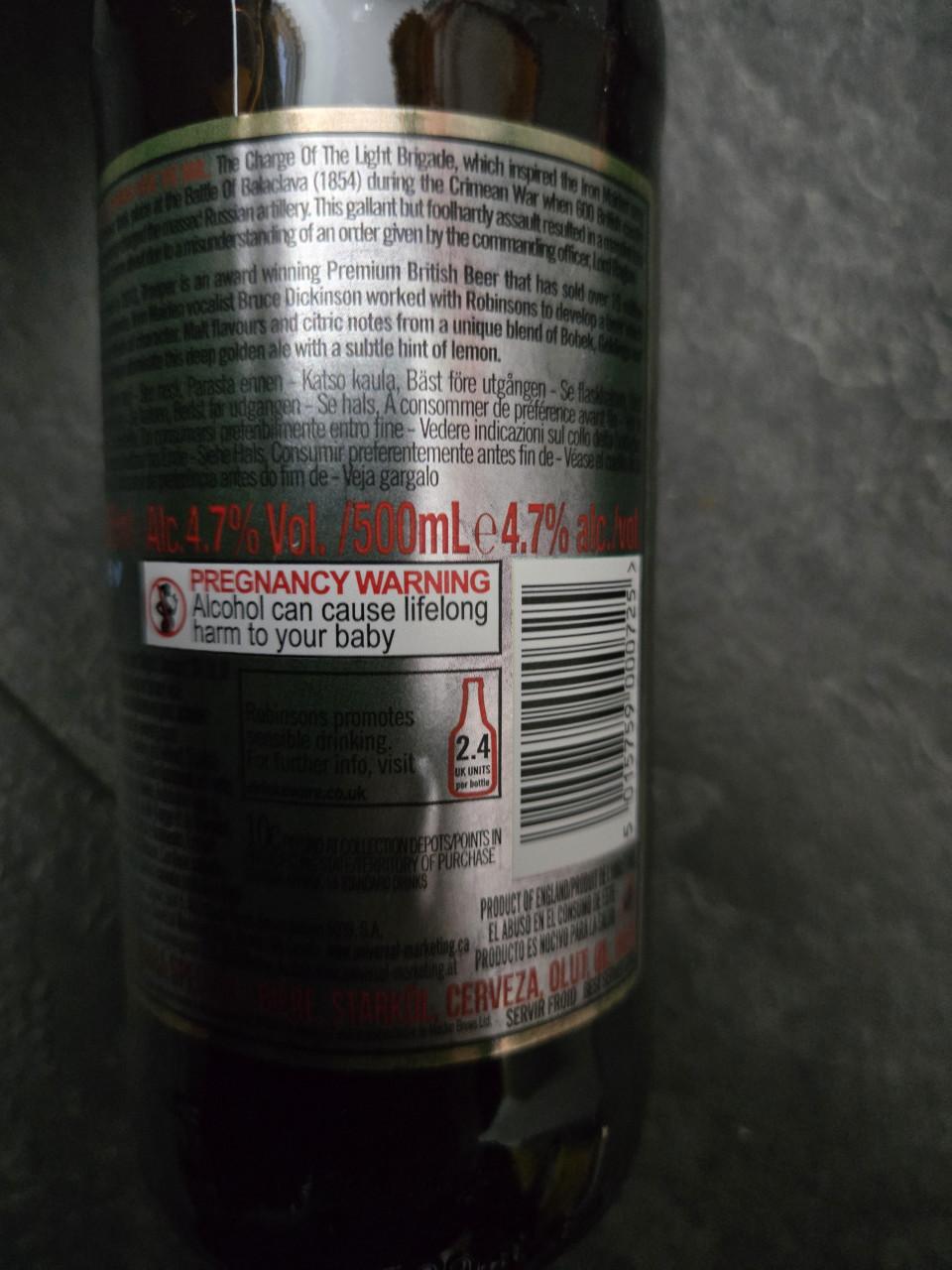 3 flesjes Trooper bier, ontwikkeld in samenwerking met de band Iron Maiden