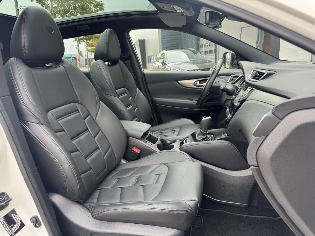 Nissan Qashqai 1.2 tekna + automaat, meest luxe uitvoering!
