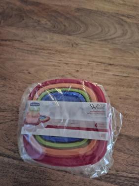4 nieuwe plastic Doosjes