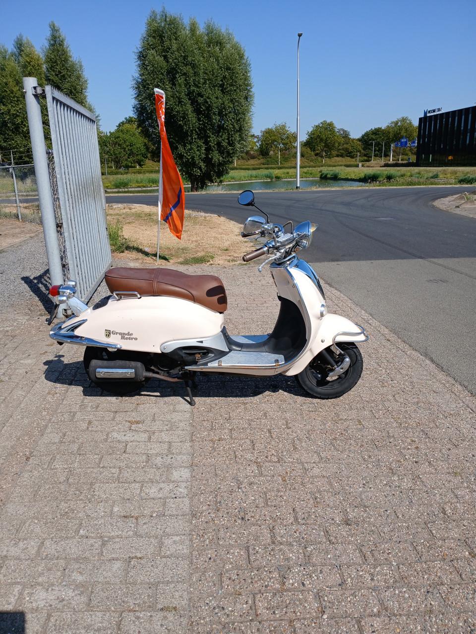Grand Retro