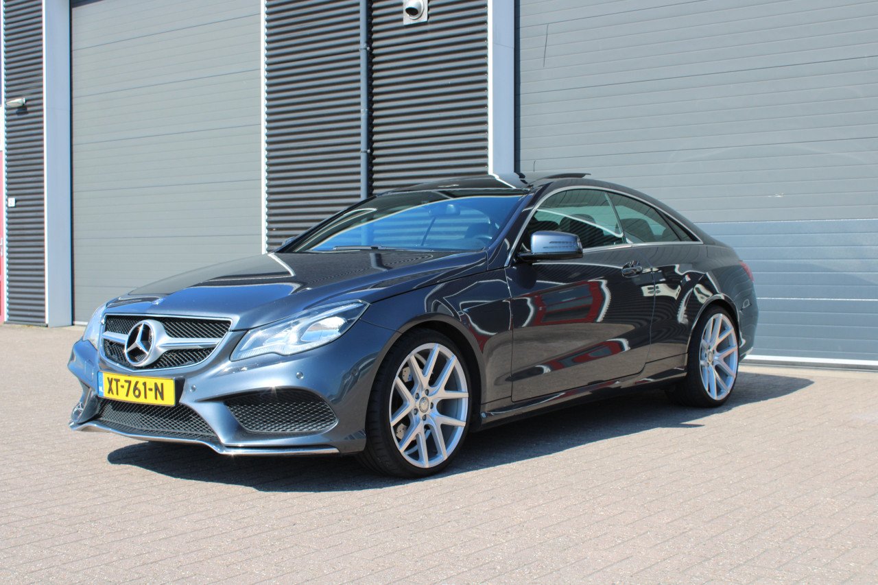 Mercedes-Benz E-Klasse E220 CDI Coupe AMG PANO