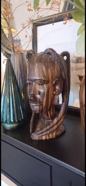 Buste uit ebbenhout gesneden, Afrikaanse vrouw.