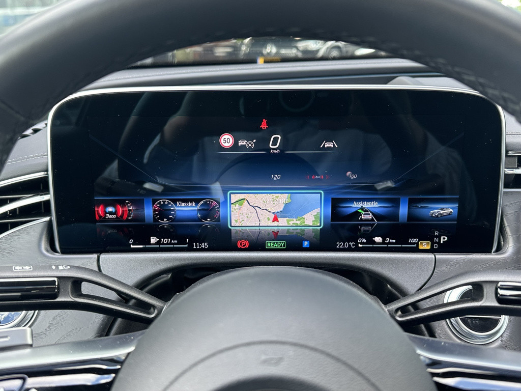 Mercedes-Benz E-Klasse 300 e amg line l panoramadak l 360 camera l head-up 