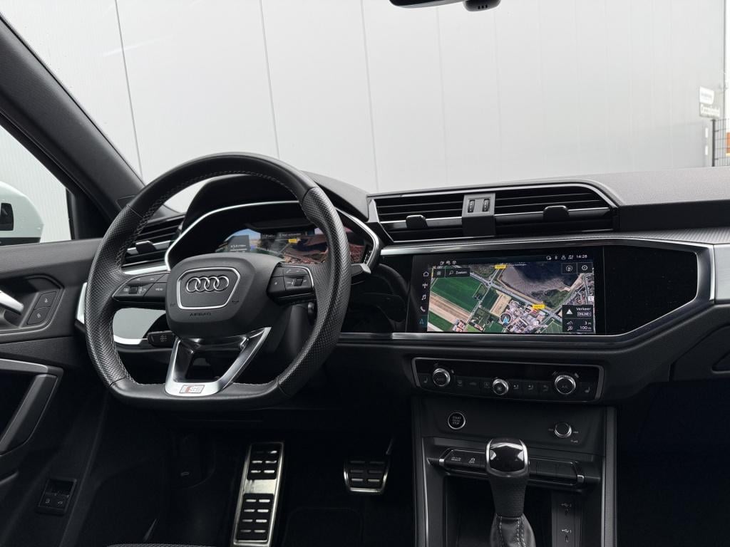 Audi Q3 45 tfsi e hybrid 245pk s edition | zwart optiek