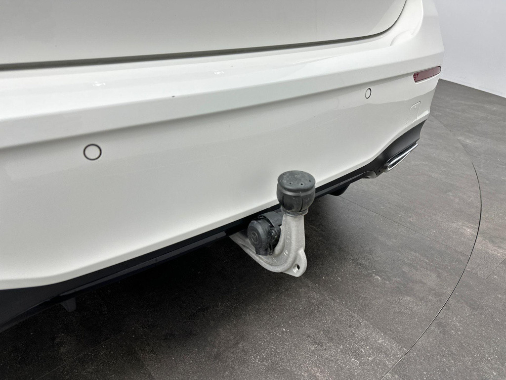 Mercedes-Benz A-Klasse 180 amg pano sfeer keyless camera btw