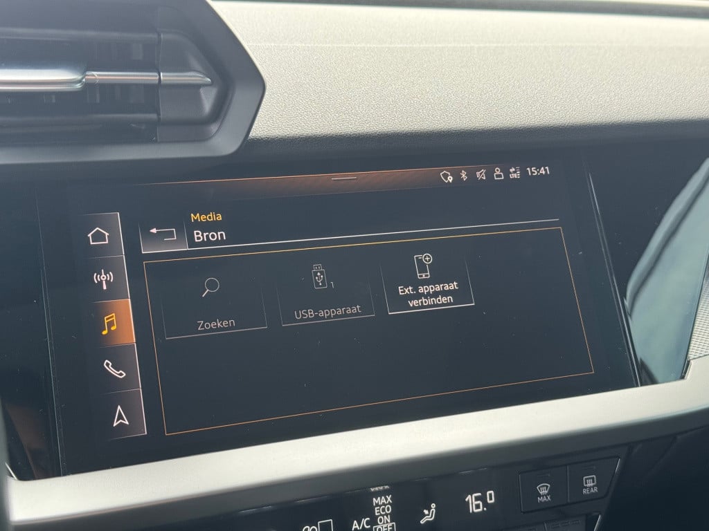 Audi A3 limousine 35 tfsi * matrix led * leer * panoramadak * trekhaak
