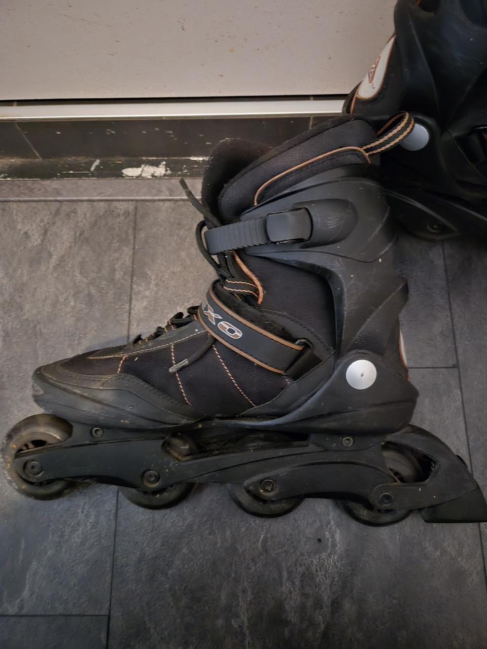 K2 Exo inline skates, 4 wielen, Maat 44.5 /US 11. Incl. 2 paar beschermers