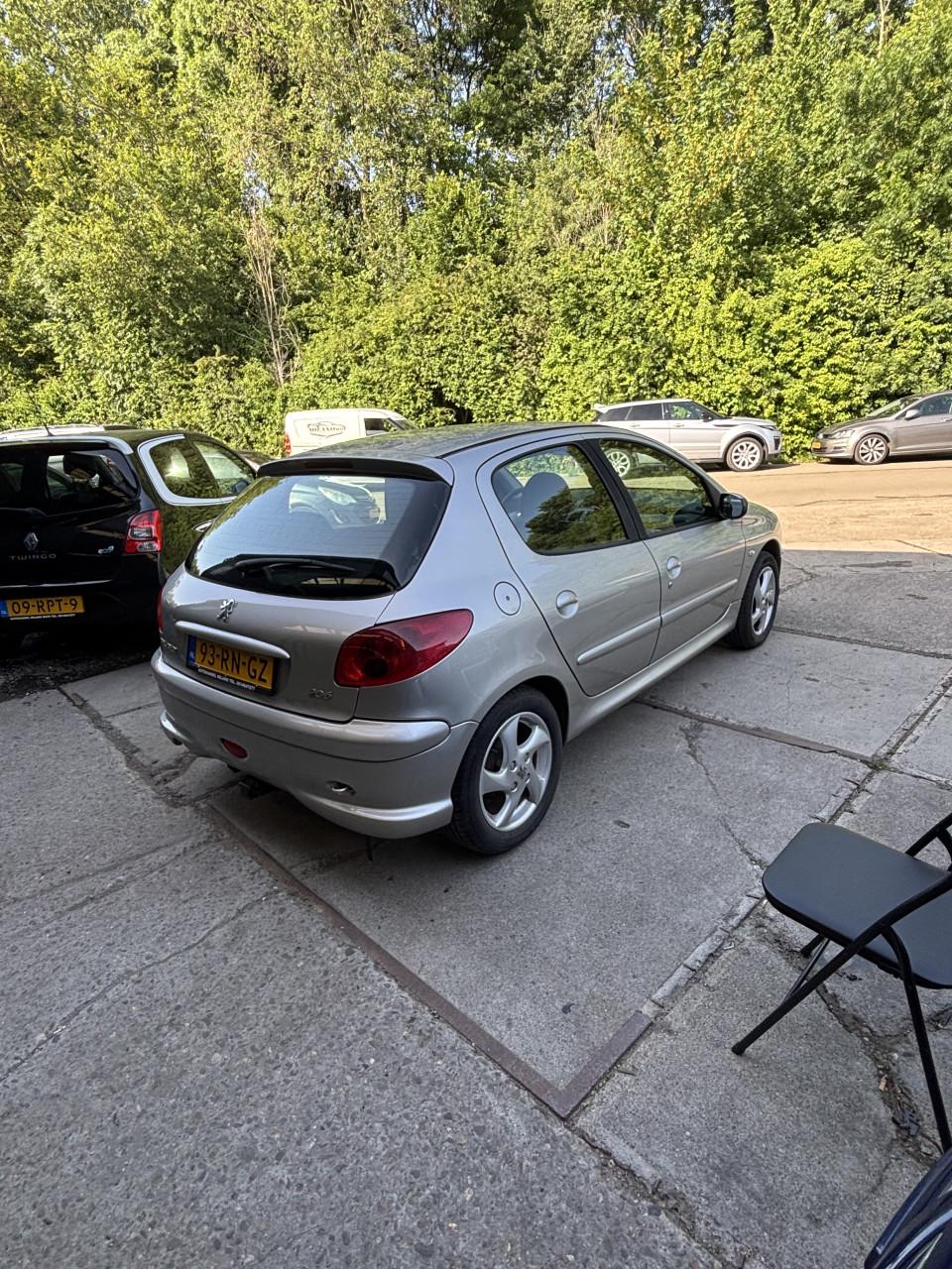 Peugeot 206
