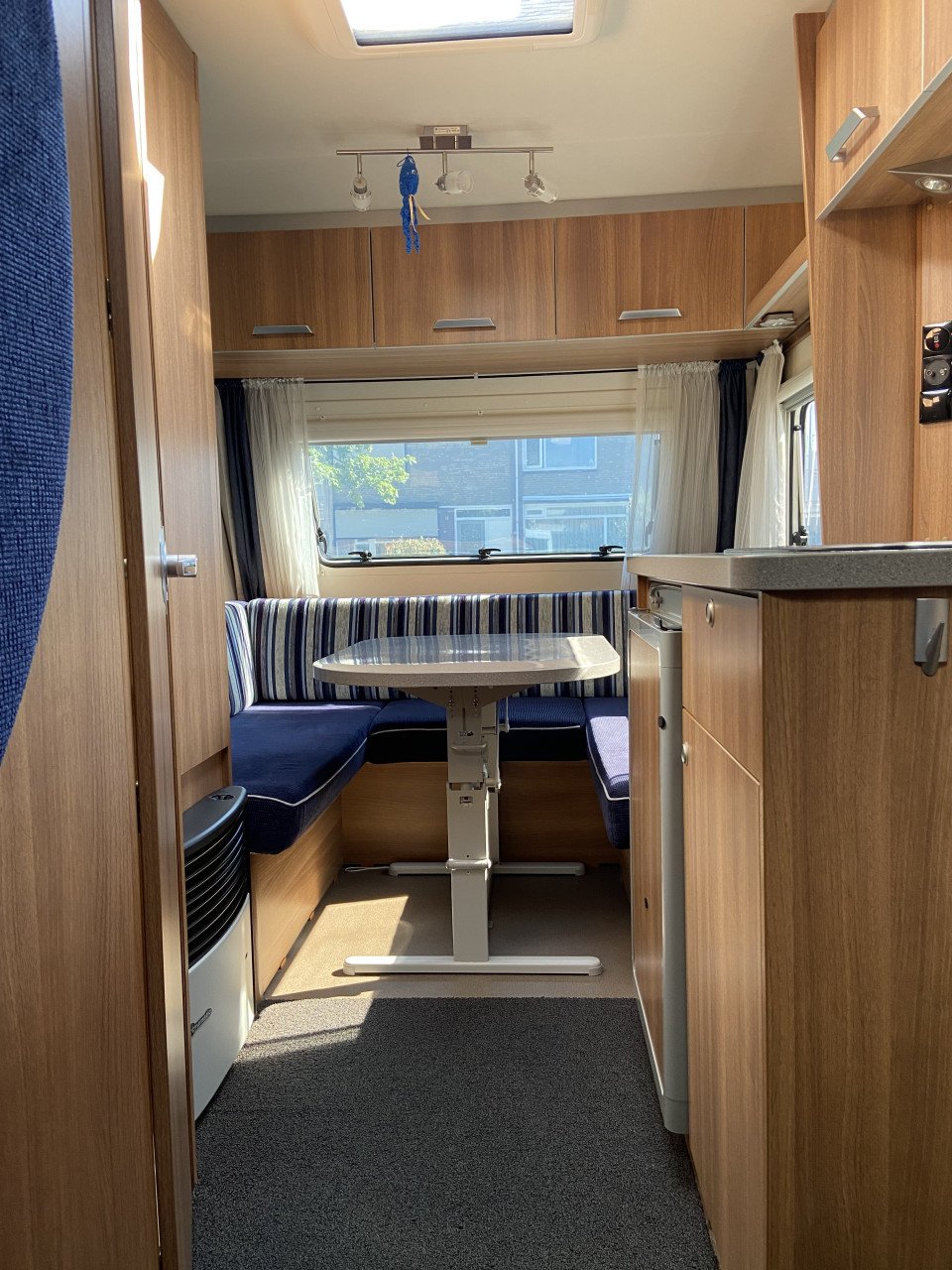 Dethleffs 410TK Caravan | stapelbed  | voortent + zakluifeltent