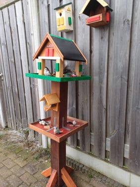 Vogelhuisjes , Nestkastjes , Voederplateaux  zie Foto's v.a 15,-