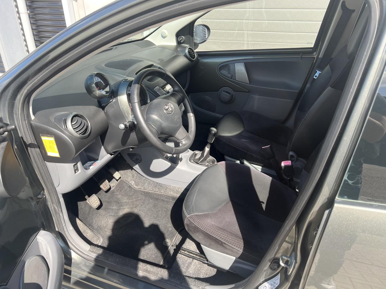 Toyota Aygo 1.0-12V Aspiration Green
