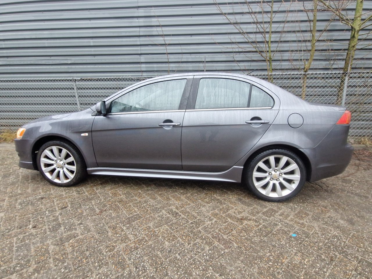 Mitsubishi Lancer Sports Sedan 1.8 Instyle
