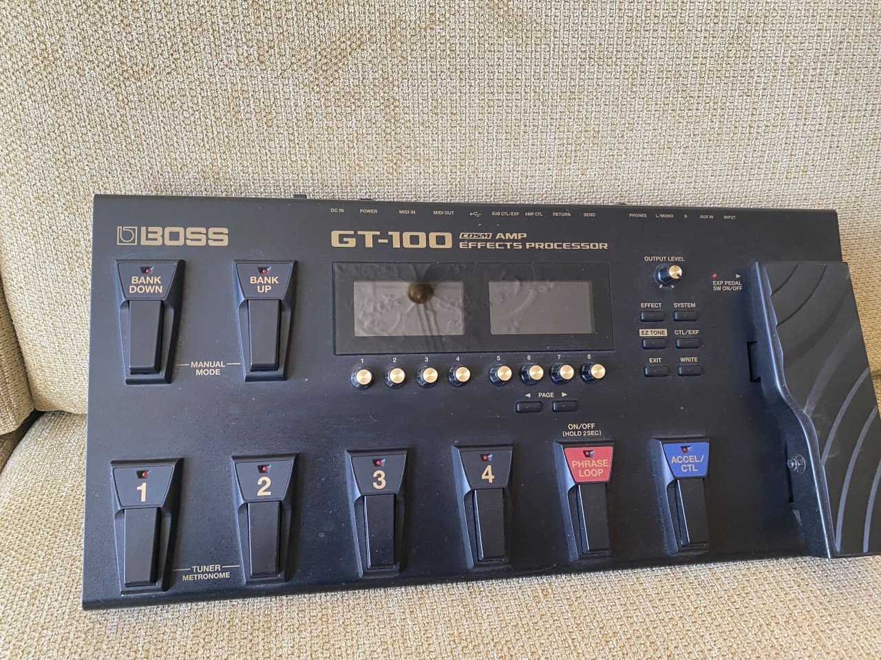 Boss GT100