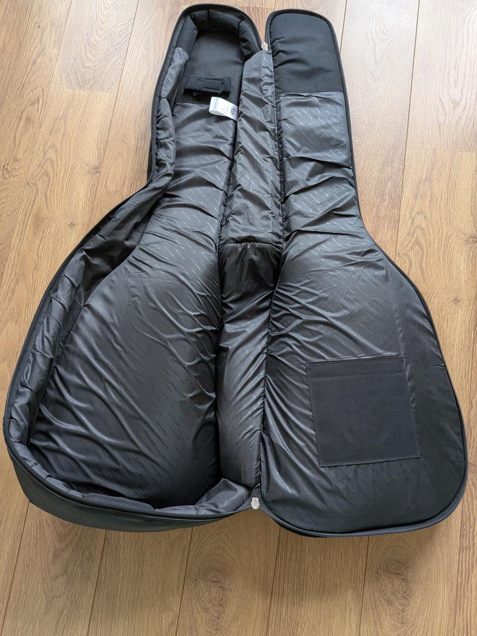 Akoestische 4-snarige basgitaar, merk Sigma