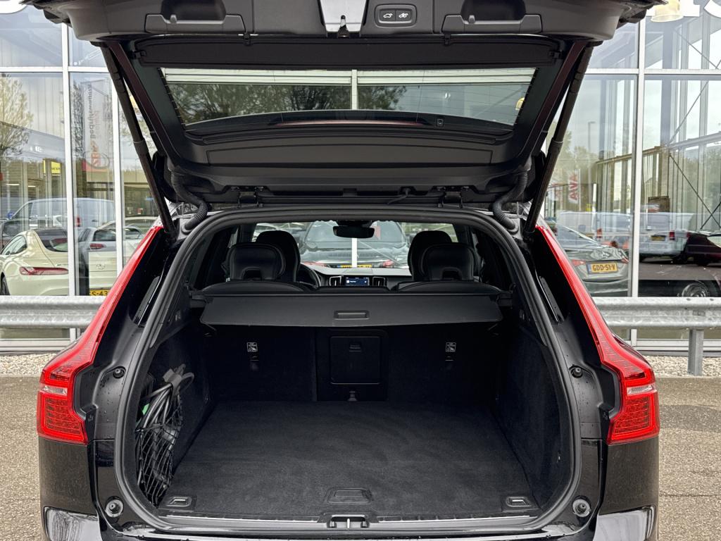 Volvo XC60 2.0 t6 plug-in hybrid awd plus dark r-design | pano | stoelverw.