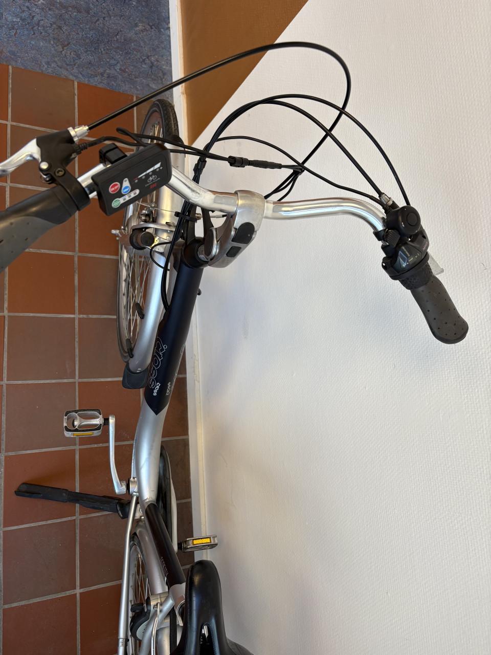 Dames elektrische fiets cross ecocity.