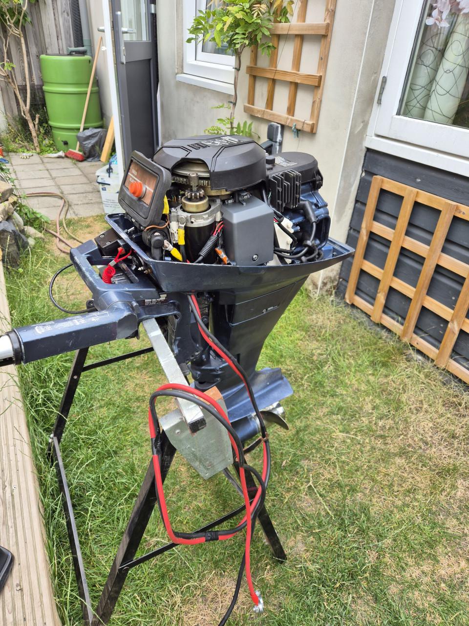 Yamaha 9.9  4 takt. buitenboordmotor met electrische start, kort staart.