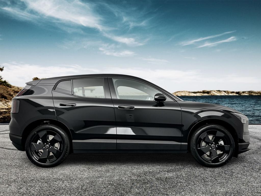 Volvo Ex30 p5 long range ultra black edition