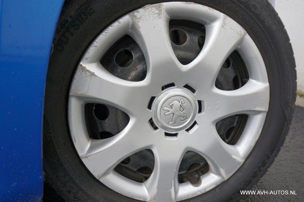 Peugeot 107 1.0-12v millesim 200