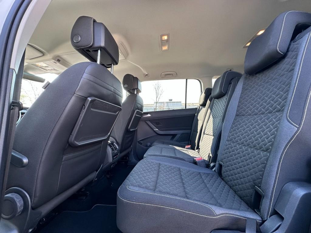 Volkswagen Touran 1.4 tsi highline edition r 7 persoons r-line led camera t