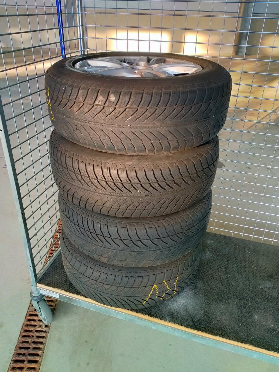BMW velgen en Goodyear winterbanden