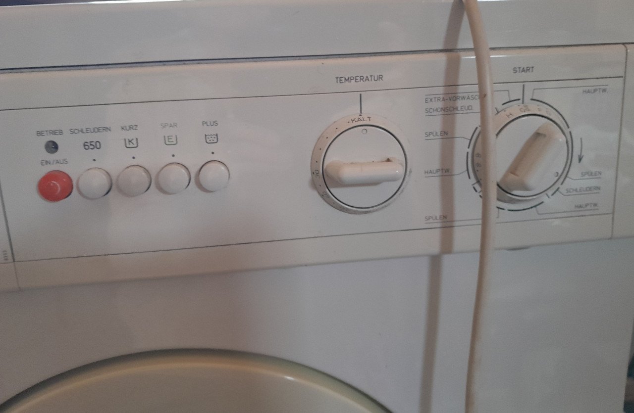 I.g.st.z. wasmachine   merk: öke( inhoud 5 kg) div programma's/temperaturen
