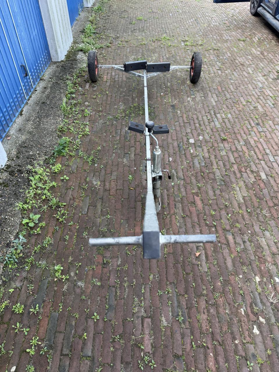 Handbediende boottrailer gratis af te halen